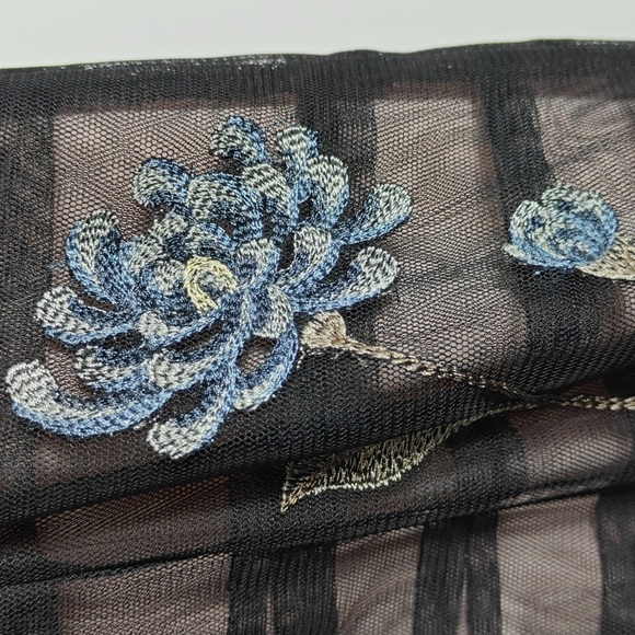 BCBGMAXAZRIA Elegant Floral Embroidered With Mesh Overlay Dress Size 8 - Picture 14 of 16